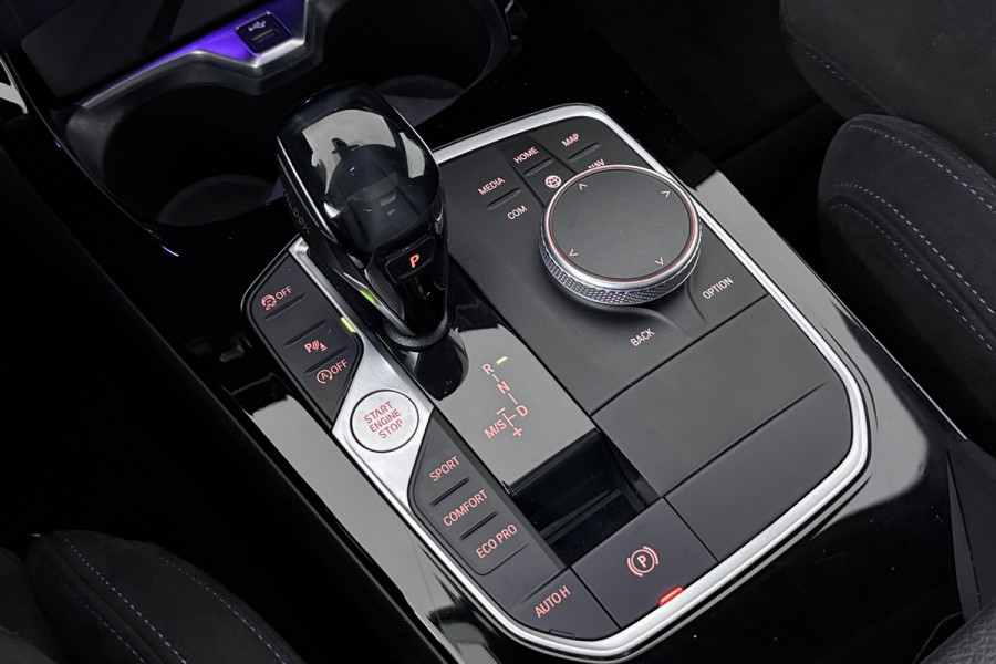BMW 2 Serie Gran Coupé 218i High Executive (PANORAMADAK, STOELVERWARMING, NAVIGATIE, DEALER ONDERHOUDEN)