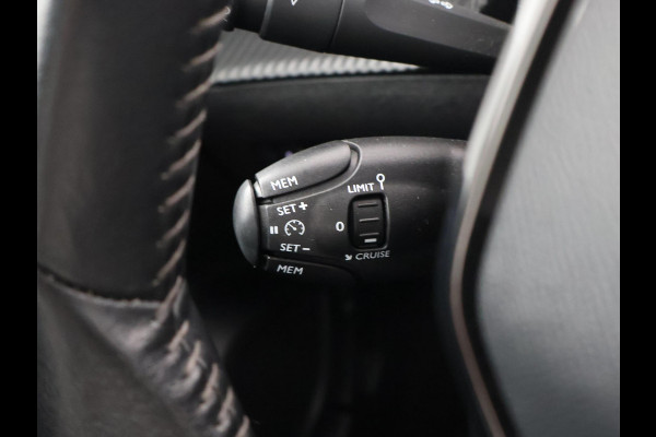 Peugeot e-2008 EV ALLURE 50 kWh + CAMERA | LED | CARPLAY | STOELVERW.