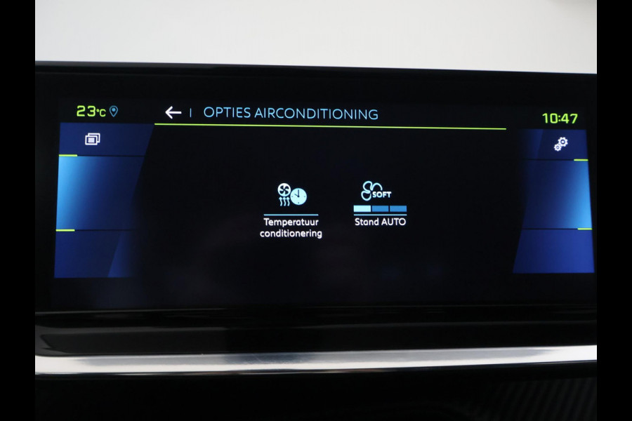 Peugeot e-2008 EV ALLURE 50 kWh + CAMERA | LED | CARPLAY | STOELVERW.