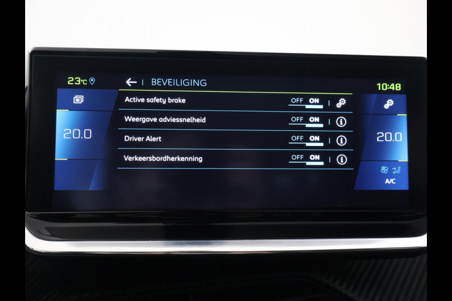 Peugeot e-2008 EV ALLURE 50 kWh + CAMERA | LED | CARPLAY | STOELVERW.