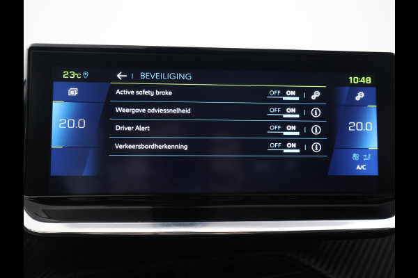 Peugeot e-2008 EV ALLURE 50 kWh + CAMERA | LED | CARPLAY | STOELVERW.