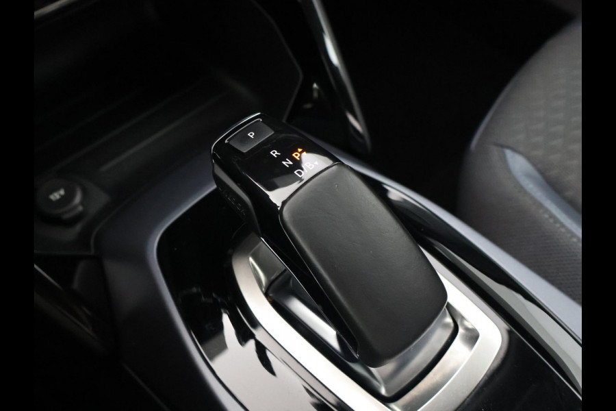 Peugeot e-2008 EV ALLURE 50 kWh + CAMERA | LED | CARPLAY | STOELVERW.