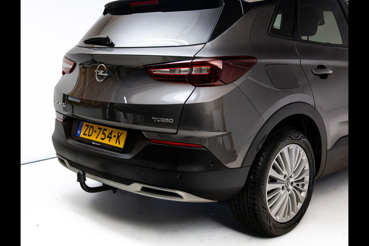 Opel Grandland X 1.2 Turbo Business Executive | Panoramadak | Nieuwe Distributieriem | Trekhaak | Camera | Navigatie | Apple Carplay/Android Auto, Cruise, 2 X Ergo Stoel, Climate Control, Keyless