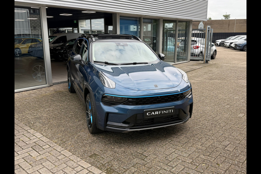 Lynk & Co 01 1.5 Navigatie | Panoramadak | 360 Camera | Adaptive | Clima | Infinity Geluid | 20" Lichtmetaal.