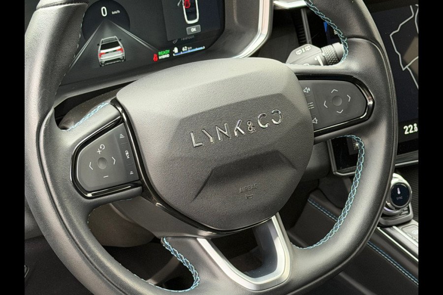 Lynk & Co 01 1.5 Navigatie | Panoramadak | 360 Camera | Adaptive | Clima | Infinity Geluid | 20" Lichtmetaal.