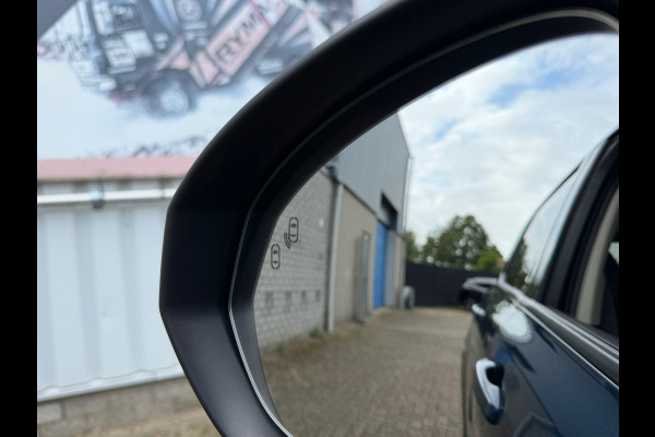 Lynk & Co 01 1.5 Navigatie | Panoramadak | 360 Camera | Adaptive | Clima | Infinity Geluid | 20" Lichtmetaal.