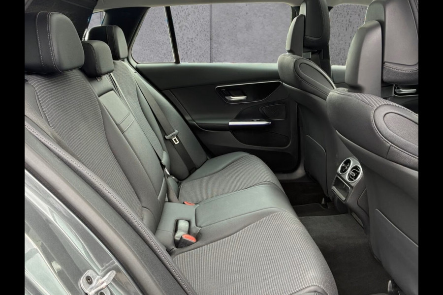 Mercedes-Benz C-Klasse Estate 300e T AVANTGARDE ** LED, PANO, DISTR, TREKH, MEM, BURMESTER, 18-inch LMV ** Ex MB-AG ** ** INFORMEER OOK NAAR ONZE AANTREKKELIJKE FINANCIAL-LEASE TARIEVEN **