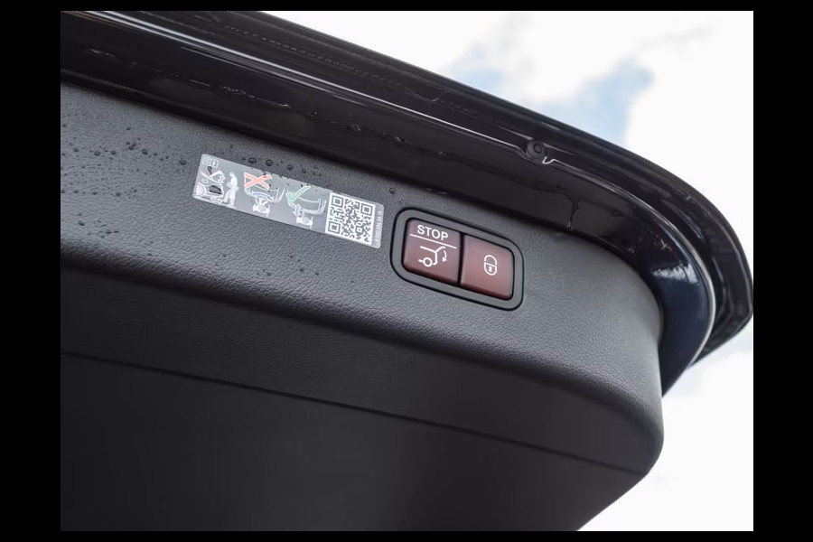 Mercedes-Benz C-Klasse Estate 300e T AVANTGARDE ** LED, PANO, DISTR, TREKH, MEM, BURMESTER, 18-inch LMV ** Ex MB-AG ** ** INFORMEER OOK NAAR ONZE AANTREKKELIJKE FINANCIAL-LEASE TARIEVEN **