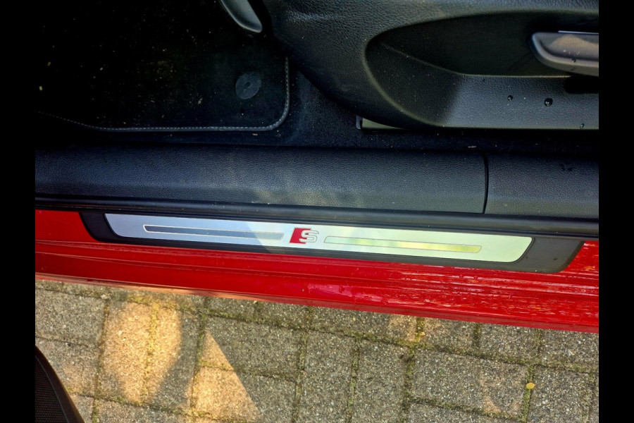 Audi A3 Sportback 35 TFSI S Line black line . Panoramadak . Matrix .