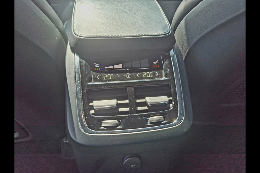 Volvo XC90 2.0 T8 Recharge AWD R-Design . 22 inch . Camera