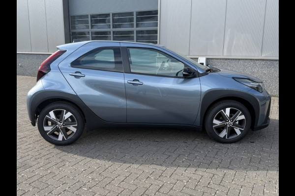 Toyota Aygo X HYBRID 1.5 17 Lichtmetaal Stoelverwarming Go pack