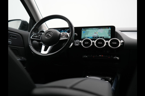 Mercedes-Benz GLA 250 e Luxury Line PHEV 218pk Dealer O.H | SOH 96.6% | Trekhaak Af Fabriek | Sportstoelen Memory & Verwarmd | Cruise Control | Camera | Blis | Keyless | Carplay | DAB | Navigatie | Virtual | 18"L.M | Plug In Hybrid
