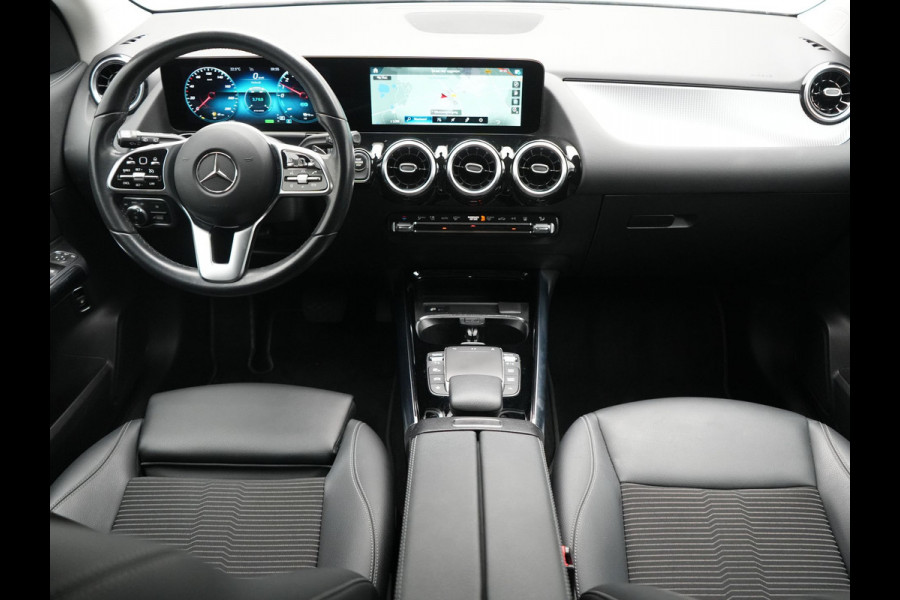 Mercedes-Benz GLA 250 e Luxury Line PHEV 218pk Dealer O.H | SOH 96.6% | Trekhaak Af Fabriek | Sportstoelen Memory & Verwarmd | Cruise Control | Camera | Blis | Keyless | Carplay | DAB | Navigatie | Virtual | 18"L.M | Plug In Hybrid