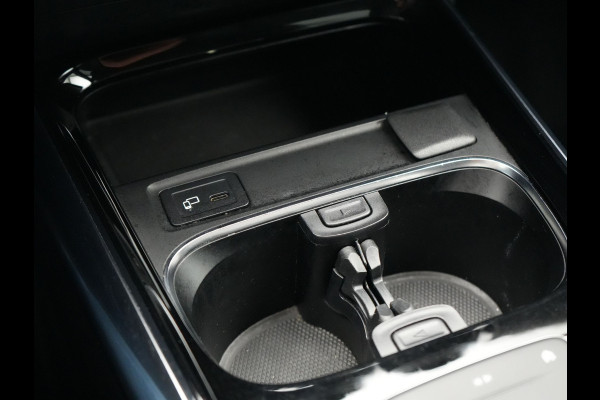 Mercedes-Benz GLA 250 e Luxury Line PHEV 218pk Dealer O.H | SOH 96.6% | Trekhaak Af Fabriek | Sportstoelen Memory & Verwarmd | Cruise Control | Camera | Blis | Keyless | Carplay | DAB | Navigatie | Virtual | 18"L.M | Plug In Hybrid