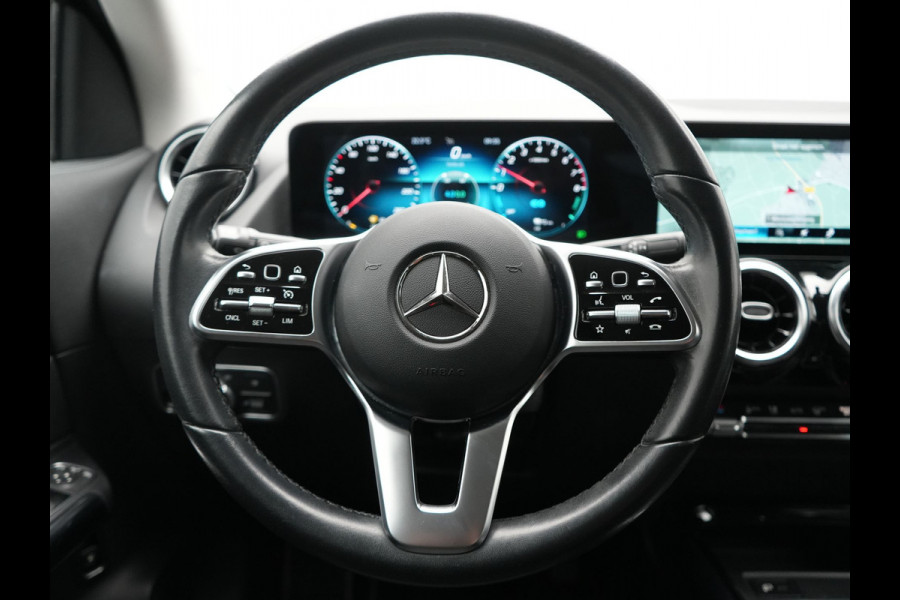 Mercedes-Benz GLA 250 e Luxury Line PHEV 218pk Dealer O.H | SOH 96.6% | Trekhaak Af Fabriek | Sportstoelen Memory & Verwarmd | Cruise Control | Camera | Blis | Keyless | Carplay | DAB | Navigatie | Virtual | 18"L.M | Plug In Hybrid