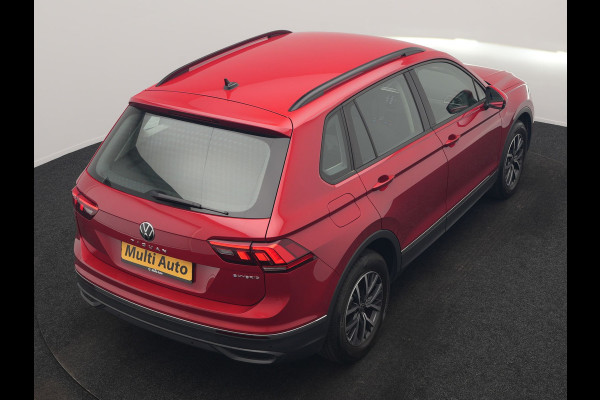 Volkswagen Tiguan 1.4 TSI eHybrid Elegance PHEV 245pk Dealer O.H. | SOH 90.3% | Adaptive Cruise | IQ Light | Camera | Blis | Stoelen & Stuur Verwarmd | Apple Carplay | DAB | Navigatie | Lane Assist | 17"L.M | Plug In Hybrid