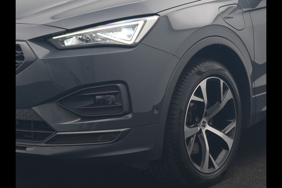 Seat Tarraco 1.4 TSI e-Hybrid FR Business Intense PHEV 245pk Dealer O.H. | Trekhaak Af Fabriek | Panodak | Adaptive Cruise | 360 Camera | Sportstoelen Memory & Verwarmd | Keyless | Blis | Stuur Verwarmd | Apple Carplay | Navigatie | DAB | 19" L.M | Plug In Hybrid