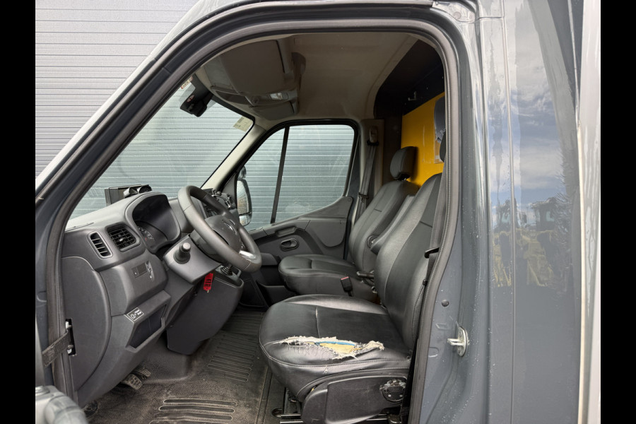 Renault Master Plancher T35 2.3 DCI 150PK Automaat Bakwagen Airco Cruise Control Camera Parkeersensoren Foodtruck Meubelbak Frietkar Paardenwagen