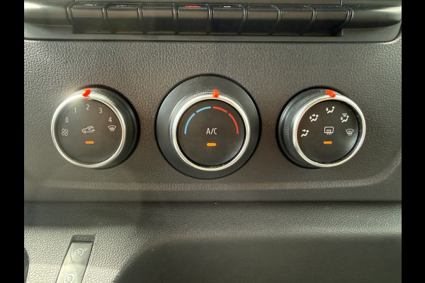 Renault Master Plancher T35 2.3 DCI 150PK Automaat Bakwagen Airco Cruise Control Camera Parkeersensoren Foodtruck Meubelbak Frietkar Paardenwagen