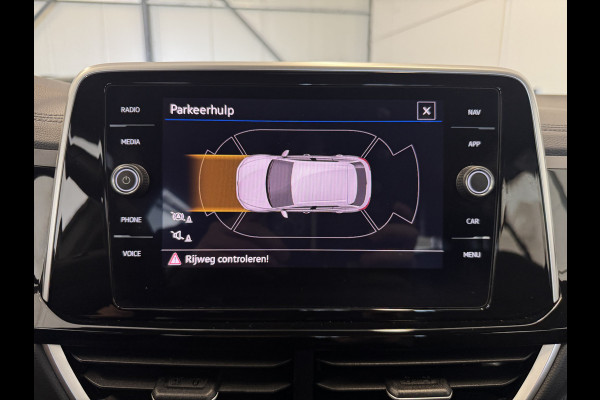 Volkswagen T-Roc TSI 110PK R-LINE SPORT IQ.LIGHT/TREKHAAK/STOEL VERW.