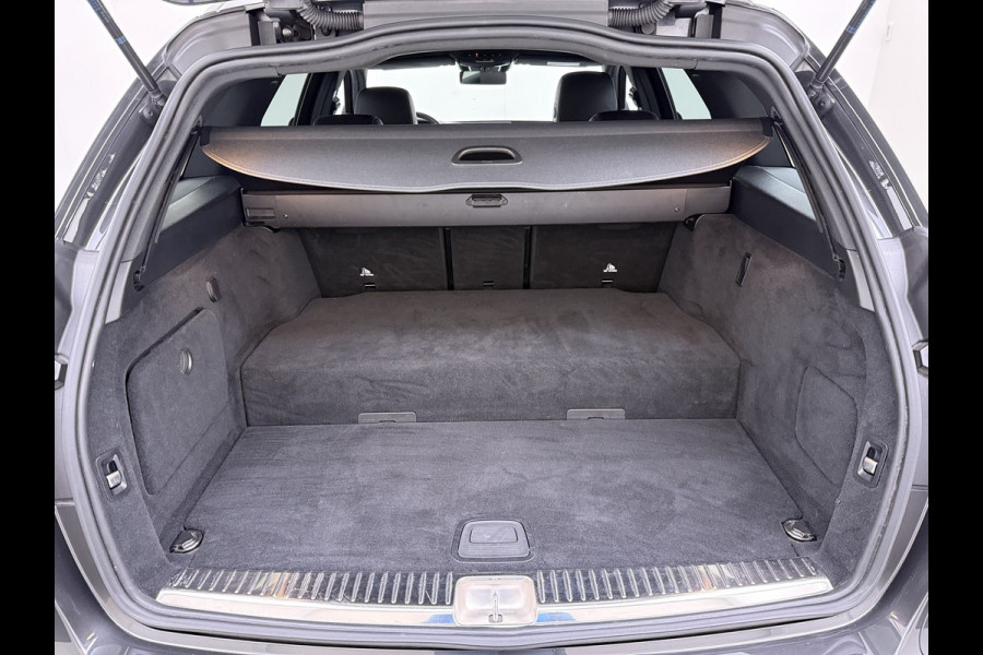 Mercedes-Benz C-Klasse Estate 300De Diesel Hybride 306pk - 700Nm! AUT-9 AMG Limited Trekhaak Apple Carplay Android Auto Elek.Stoelen+Verwarmd Navi Ecc  SOH 97% Solution Business Elek.Achterklep Led Privacy Glas Lmv 18" Night-pakket 1800kg trekvermogen!