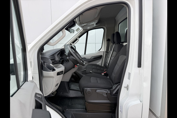 Maxus eDeliver 9 65kWh 204PK Elektrisch Bakwagen met achterdeuren Airco ACC Carplay Camera Parkeersensoren Meubelbak Koffer