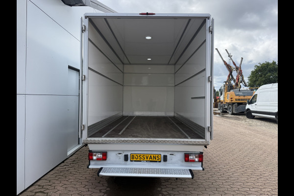 Maxus eDeliver 9 65kWh 204PK Elektrisch Bakwagen met achterdeuren Airco ACC Carplay Camera Parkeersensoren Meubelbak Koffer