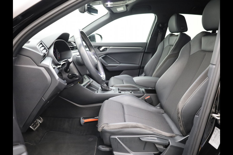 Audi Q3 45 TFSI e S edition | S-line | Trekhaak | Camera | 20'' | Side Assist | Prijs Rijklaar !!
