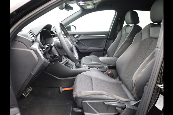 Audi Q3 45 TFSI e S edition | S-line | Trekhaak | Camera | 20'' | Side Assist | Prijs Rijklaar !!