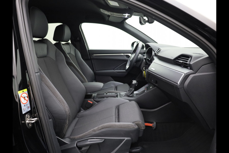 Audi Q3 45 TFSI e S edition | S-line | Trekhaak | Camera | 20'' | Side Assist | Prijs Rijklaar !!