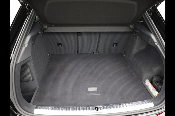 Audi Q3 45 TFSI e S edition | S-line | Trekhaak | Camera | 20'' | Side Assist | Prijs Rijklaar !!