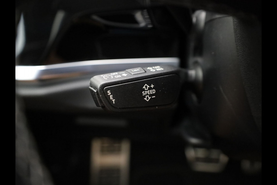 Audi Q3 45 TFSI e S edition | S-line | Trekhaak | Camera | 20'' | Side Assist | Prijs Rijklaar !!