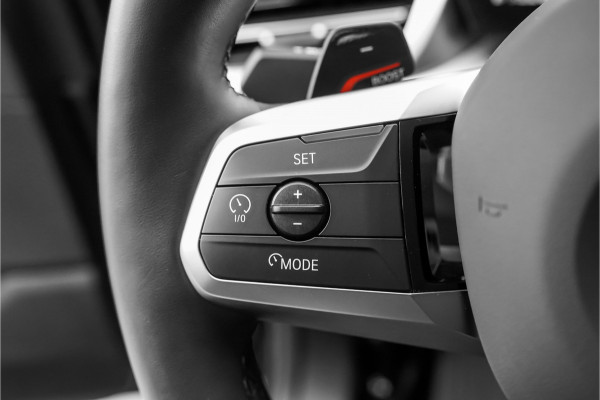 BMW X1 xDrive25e M-Sport Pano Driving Assist Pro Stuur & Stoelverw 360° HUD
