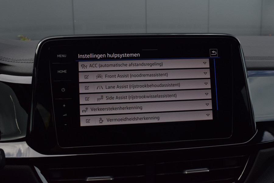 Volkswagen T-Roc 1.5 TSI R-Line Leer | Pano | Camera