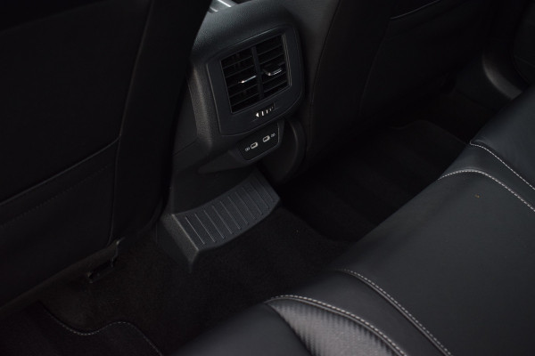 Volkswagen T-Roc 1.5 TSI R-Line Leer | Pano | Camera