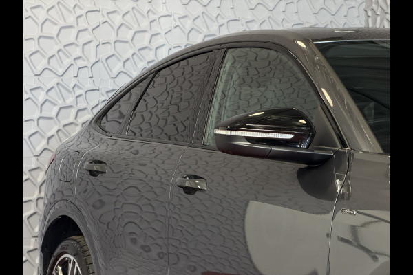 Audi Q5 Sportback Audi Q5 Sportback 55 TFSI e quattro S edition 367 PK | Black Optic | Tech Plus | Matrix LED | Panorama | 21" Audi Spor NW PRIJS € 92.647.-