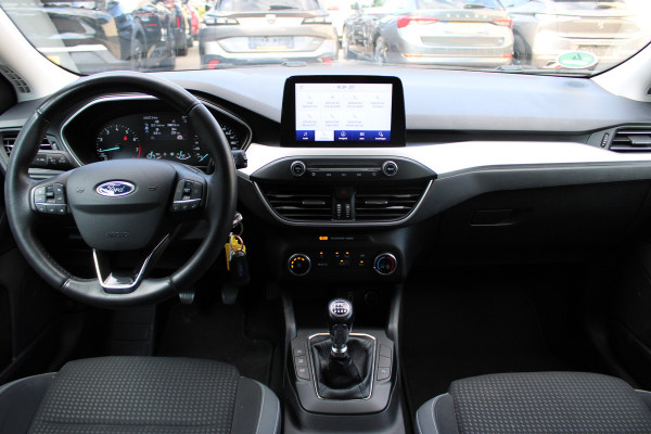 Ford FOCUS Wagon 1.0 EcoBoost Trend Edition Business | Adaptieve cruise | Trekhaak | Parkeersensoren voor + achter | Navigatie