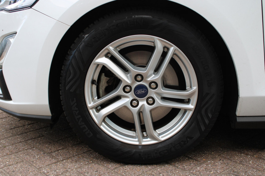 Ford FOCUS Wagon 1.0 EcoBoost Trend Edition Business | Adaptieve cruise | Trekhaak | Parkeersensoren voor + achter | Navigatie