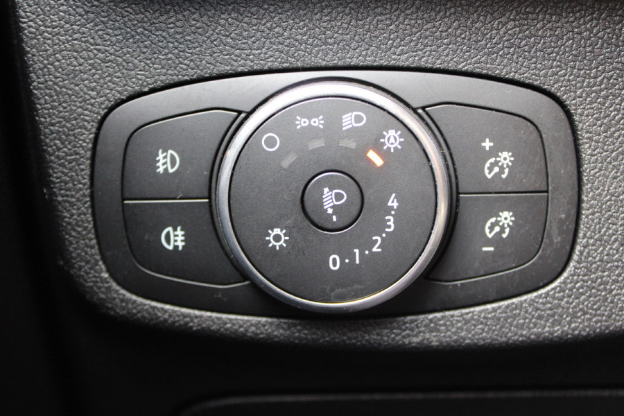 Ford FOCUS Wagon 1.0 EcoBoost Trend Edition Business | Adaptieve cruise | Trekhaak | Parkeersensoren voor + achter | Navigatie