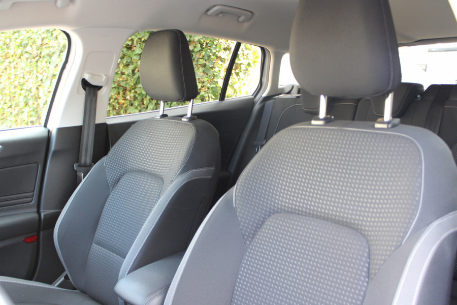 Ford FOCUS Wagon 1.0 EcoBoost Trend Edition Business | Adaptieve cruise | Trekhaak | Parkeersensoren voor + achter | Navigatie