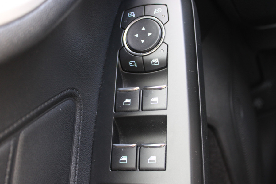 Ford FOCUS Wagon 1.0 EcoBoost Trend Edition Business | Adaptieve cruise | Trekhaak | Parkeersensoren voor + achter | Navigatie