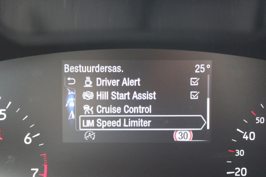 Ford FOCUS Wagon 1.0 EcoBoost Trend Edition Business | Adaptieve cruise | Trekhaak | Parkeersensoren voor + achter | Navigatie