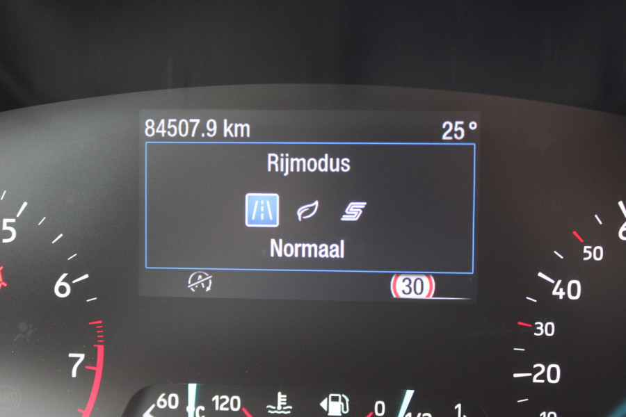 Ford FOCUS Wagon 1.0 EcoBoost Trend Edition Business | Adaptieve cruise | Trekhaak | Parkeersensoren voor + achter | Navigatie