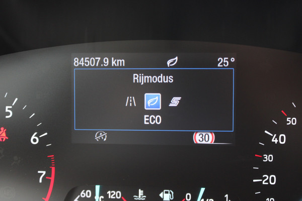 Ford FOCUS Wagon 1.0 EcoBoost Trend Edition Business | Adaptieve cruise | Trekhaak | Parkeersensoren voor + achter | Navigatie