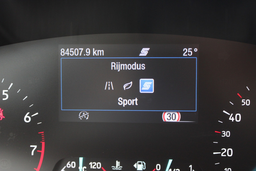 Ford FOCUS Wagon 1.0 EcoBoost Trend Edition Business | Adaptieve cruise | Trekhaak | Parkeersensoren voor + achter | Navigatie