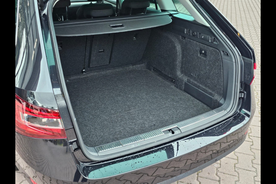 Škoda Superb Combi 1.5 TSI ACT Style Business | Automaat | Xenon | Trekhaak | Camera | App-connect | Stoelverwarming | Keyless | Sunset |