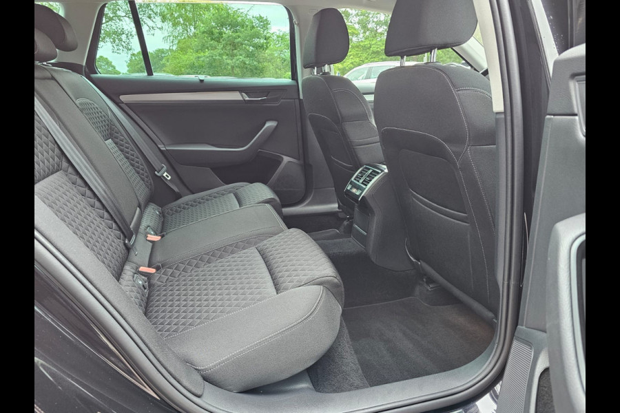 Škoda Superb Combi 1.5 TSI ACT Style Business | Automaat | Xenon | Trekhaak | Camera | App-connect | Stoelverwarming | Keyless | Sunset |