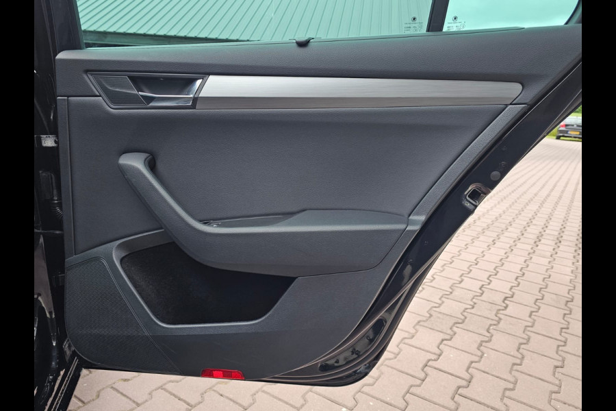 Škoda Superb Combi 1.5 TSI ACT Style Business | Automaat | Xenon | Trekhaak | Camera | App-connect | Stoelverwarming | Keyless | Sunset |