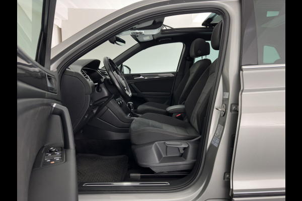 Volkswagen Tiguan 1.5 TSI ACT R-Line Highline Business Aut. *PANO | ADAPTIVE-CRUISE | FULL-LED | HEATED-COMFORTSEATS | KEYLESS | DIGI-COCKPIT | CAMERA | NAVI-FULLMAP | PRIVACY-GLASS | SHIFT-PADDLES | 19