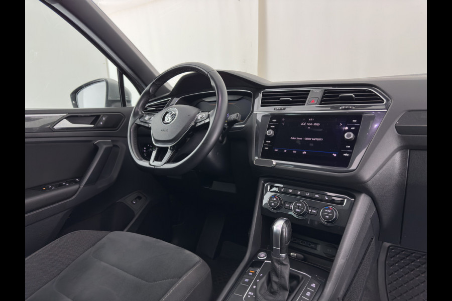 Volkswagen Tiguan 1.5 TSI ACT R-Line Highline Business Aut. *PANO | ADAPTIVE-CRUISE | FULL-LED | HEATED-COMFORTSEATS | KEYLESS | DIGI-COCKPIT | CAMERA | NAVI-FULLMAP | PRIVACY-GLASS | SHIFT-PADDLES | 19